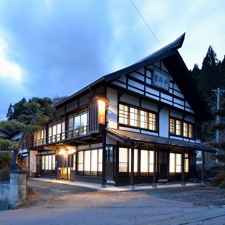 宿屋白金家 Yadoya-Shiroganeya 1日1組限定2名から8名様まで 全館貸切り 伝統的建造物の旅籠宿 Traditional Culture Experience Нагано Екстериор снимка