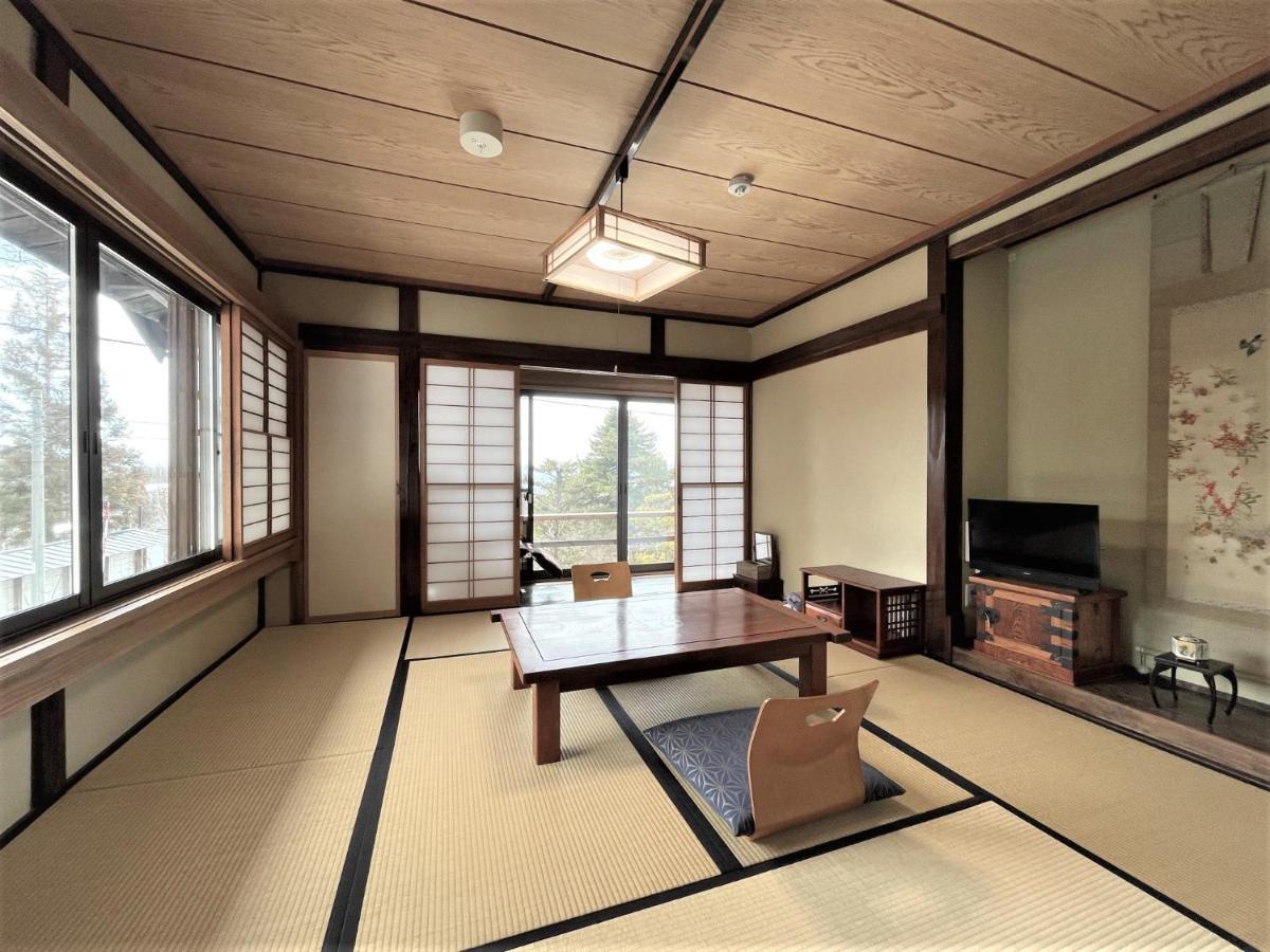 宿屋白金家 Yadoya-Shiroganeya 1日1組限定2名から8名様まで 全館貸切り 伝統的建造物の旅籠宿 Traditional Culture Experience Нагано Екстериор снимка