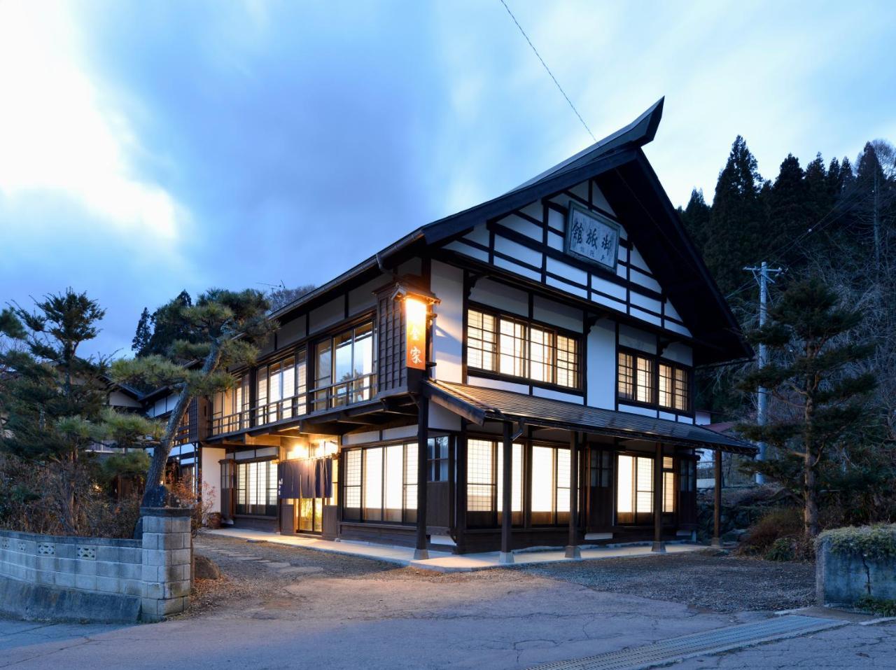宿屋白金家 Yadoya-Shiroganeya 1日1組限定2名から8名様まで 全館貸切り 伝統的建造物の旅籠宿 Traditional Culture Experience Нагано Екстериор снимка
